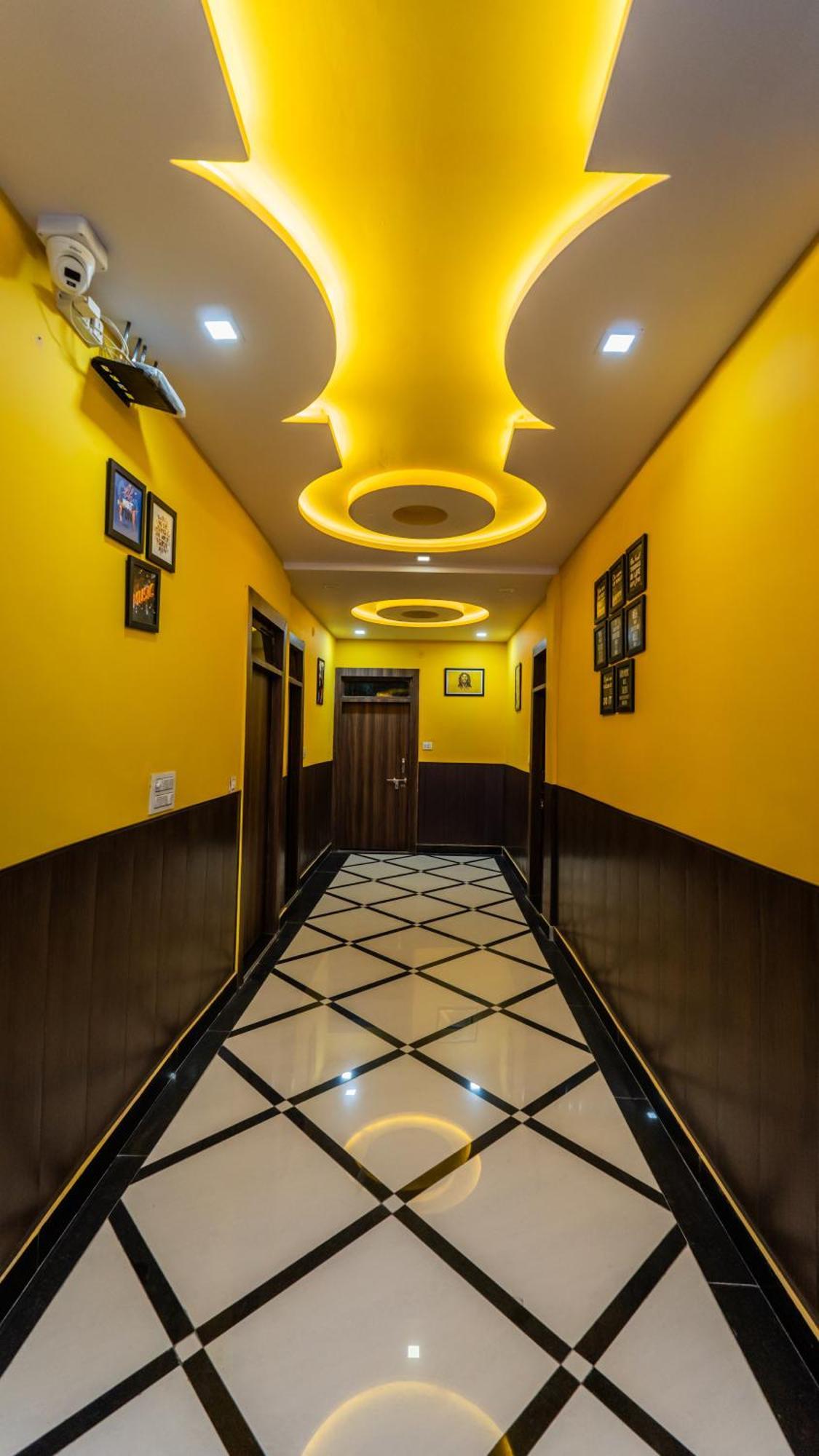 Big Brother Hostel Hotel Agra  Εξωτερικό φωτογραφία