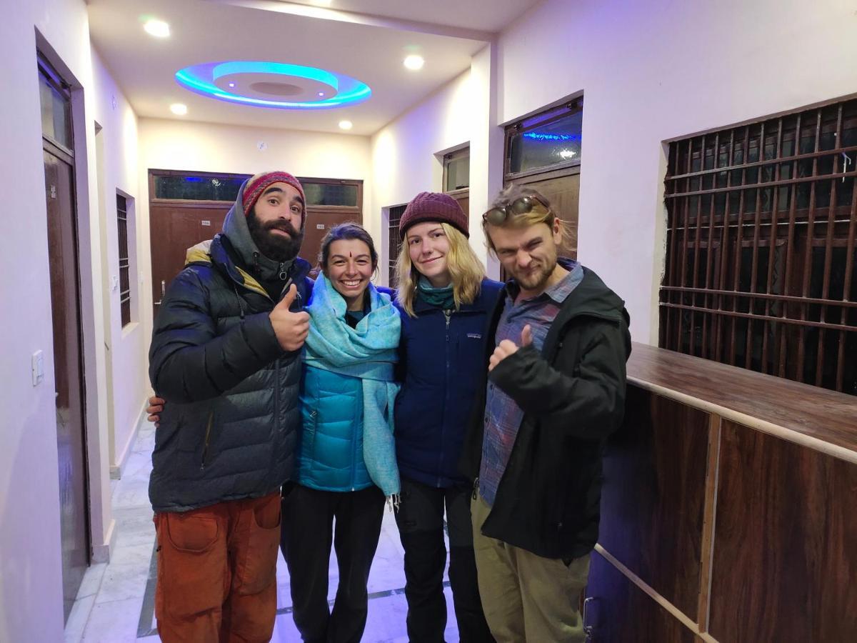 Big Brother Hostel Hotel Agra  Εξωτερικό φωτογραφία